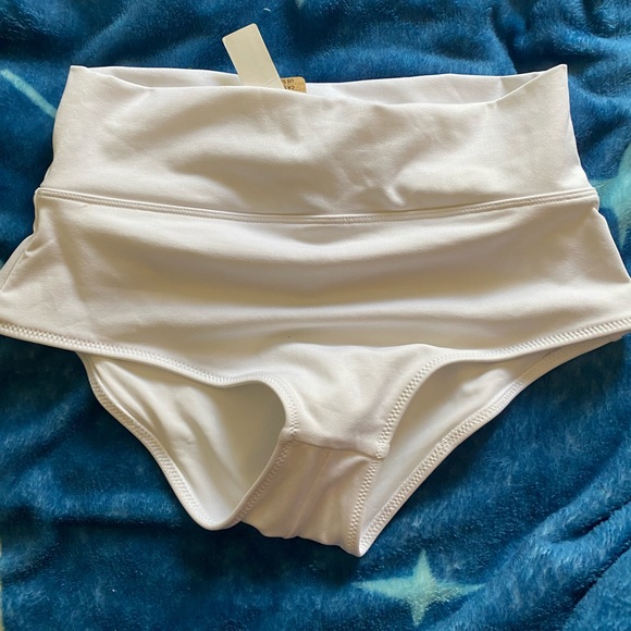 Pink Victoria secret bikini set - Picture 3 of 13